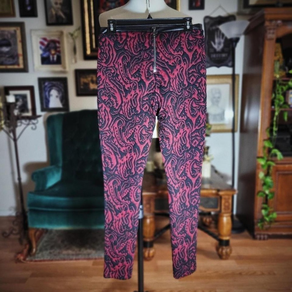 Forever‎ 21 Skinny Pants Damask Midrise Stretch Black Red Gothic Knit Comfy